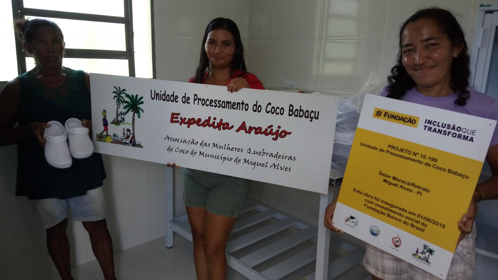 Quebradeiras de Coco Babaçu inauguram duas unidades de beneficiamento em Miguel Alves (PI)